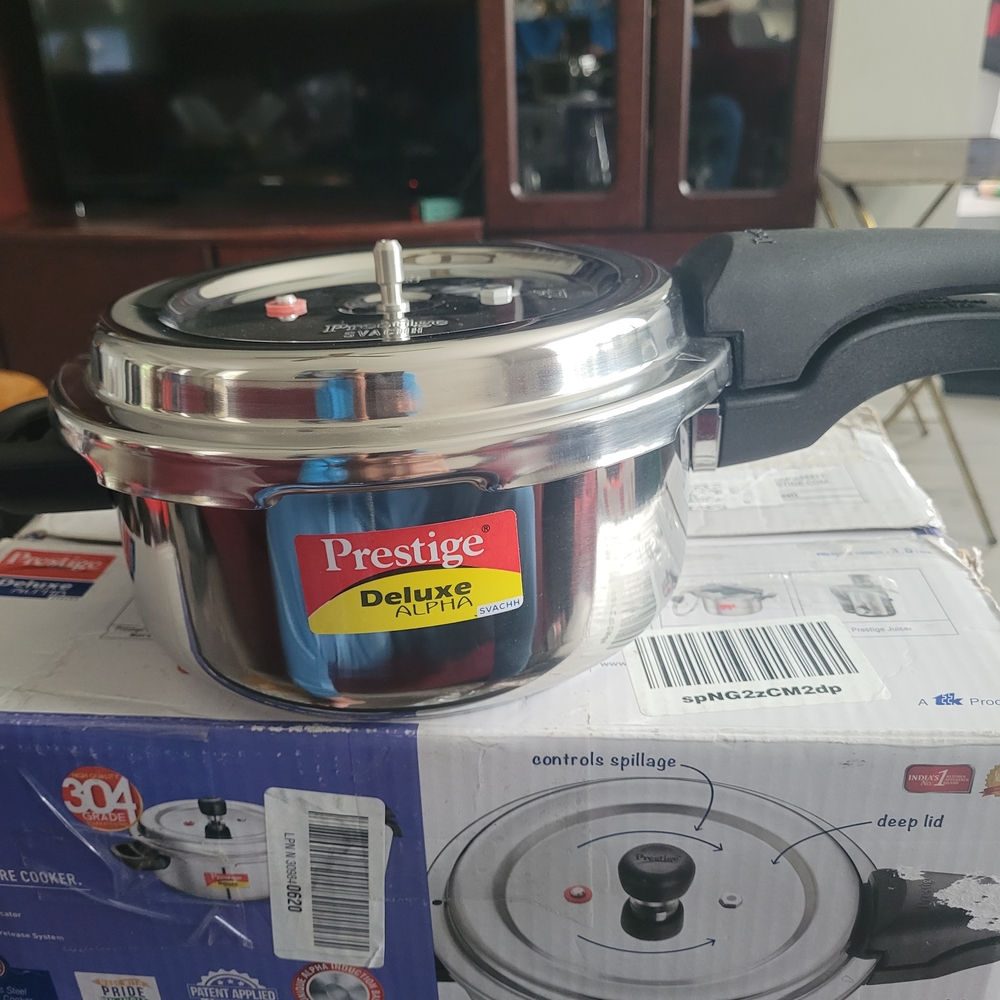 Deluxe Alpha Stainless Steel Pressure Cooker - Silver